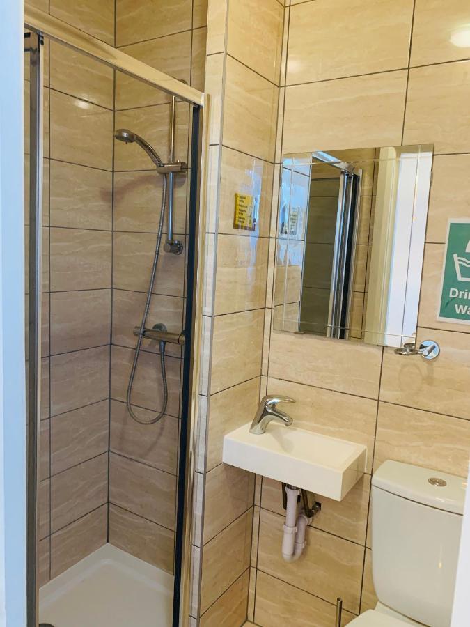 לונדון Riverside Double Room With Double Sofa Bed מראה חיצוני תמונה